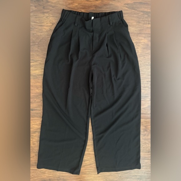 Halara High Waisted Side Pocket Wide Leg Pants Pleated Relaxed Fit NWT Medium - Picture 1 of 10